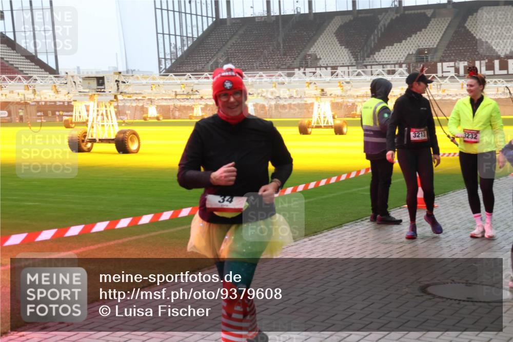 07.12.2025 - St. Pauli X-Mass-Run No. 15 Luisa Fischer http://msf.ph/oto/9379608 07.12.2025 10:07:02 Ziel 34, 3213, 3232, 34, 127, 150, 187, 217, 366, 562, 867, 893, 967, 969, 972, 975, 1007, 1103, 1119, 1369, 1479, 1480, 1505, 1735, 1736, 1832, 1937, 1946, 2129, 3189, 3213, 3232, 3330, 3333, 3534, 3535, 3536, 3537, 3970, 3971, 4459, 4657, 4665, 4670, 4672, 4676, 4677, 4735, 4736, 4738, 4739 meine-sportfotos.de