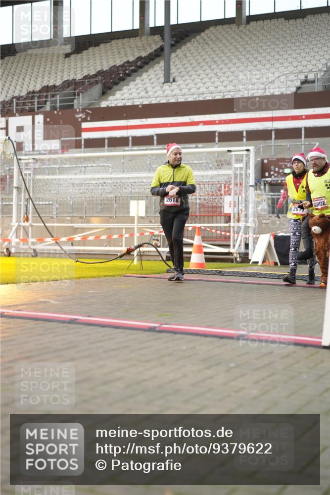 07.12.2025 - St. Pauli X-Mass-Run No. 15 Patografie http://msf.ph/oto/9379622 07.12.2025 10:14:24 Ziel 174, 352, 1158, 2564, 2617, 2618, 2864, 4489, 4508, 4545 meine-sportfotos.de