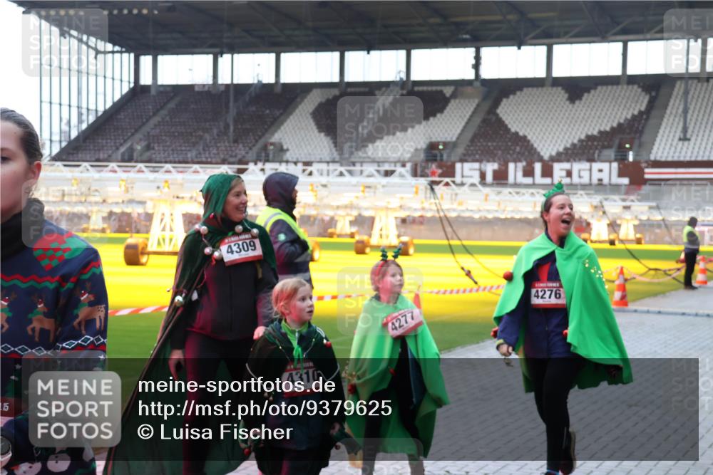 07.12.2025 - St. Pauli X-Mass-Run No. 15 Luisa Fischer http://msf.ph/oto/9379625 07.12.2025 10:35:37 Ziel 115, 4309, 4310, 4277, 4276, 493, 561, 998, 1100, 1365, 2353, 2406, 2422, 2857, 2863, 3224, 3721, 4147, 4149, 4276, 4277, 4309, 4310, 4443, 4595, 4772, 4776, 4778, 4779 meine-sportfotos.de