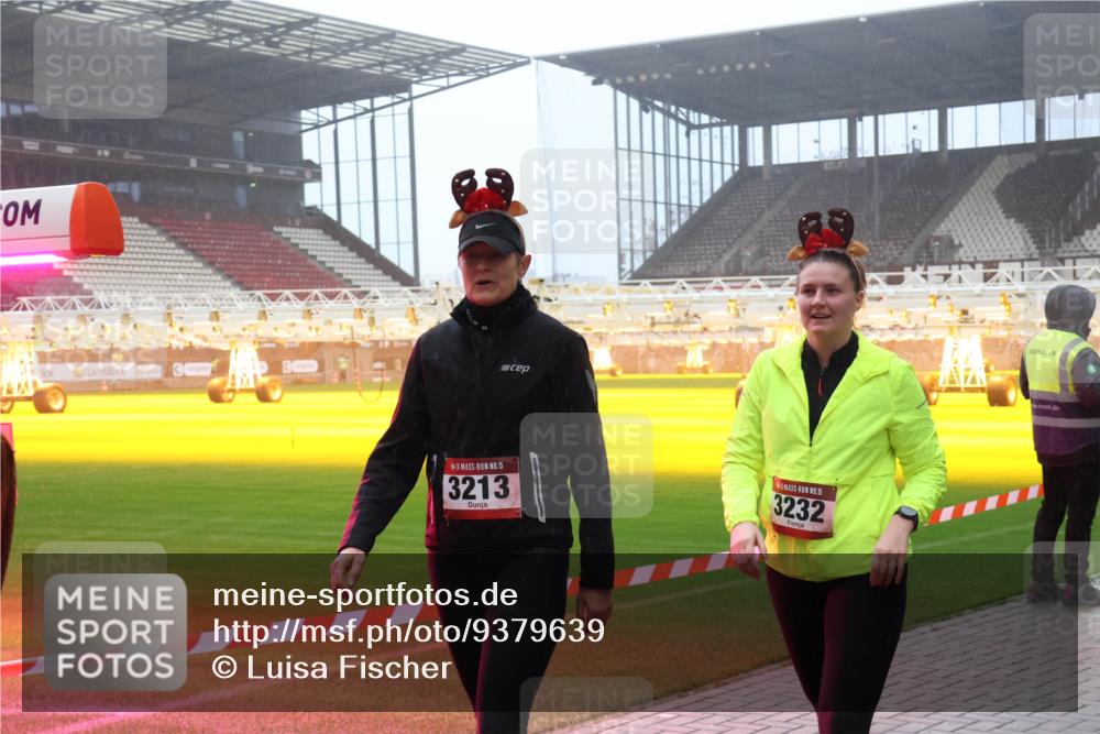 07.12.2025 - St. Pauli X-Mass-Run No. 15 Luisa Fischer http://msf.ph/oto/9379639 07.12.2025 10:07:07 Ziel 15, 3213, 15, 3232, 34, 150, 187, 217, 366, 562, 867, 893, 972, 975, 1007, 1103, 1119, 1369, 1479, 1480, 1505, 1735, 1736, 1832, 1937, 1946, 2129, 3189, 3213, 3232, 3330, 3333, 3534, 3535, 3536, 3537, 3970, 3971, 4354, 4459, 4657, 4665, 4672, 4677, 4735, 4736, 4738, 4739 meine-sportfotos.de