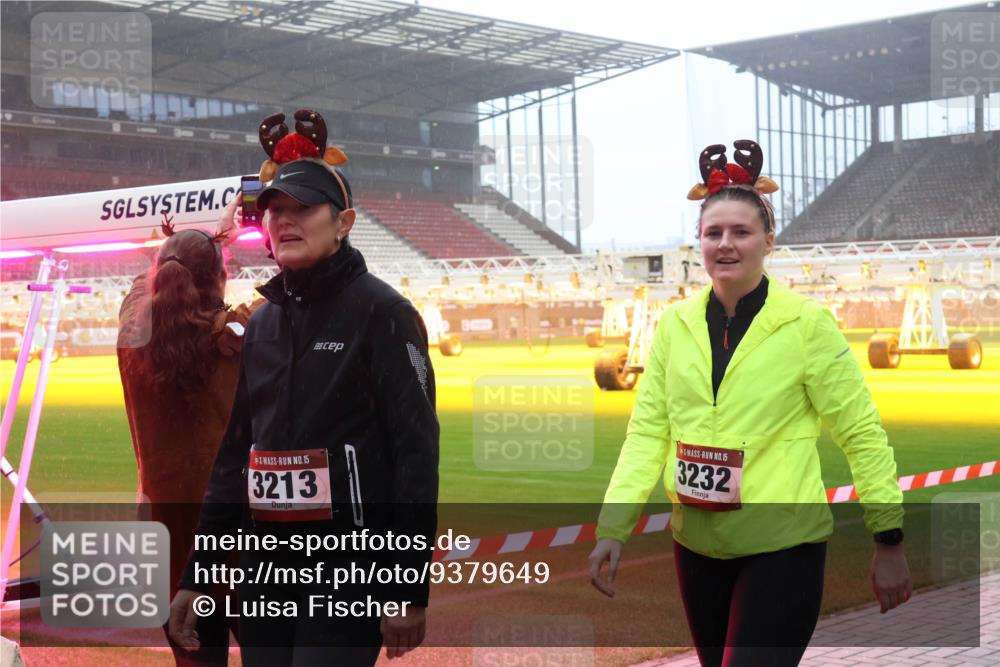 07.12.2025 - St. Pauli X-Mass-Run No. 15 Luisa Fischer http://msf.ph/oto/9379649 07.12.2025 10:07:08 Ziel 15, 3213, 15, 3232, 34, 150, 187, 217, 366, 562, 867, 972, 975, 1007, 1103, 1119, 1369, 1479, 1480, 1505, 1735, 1736, 1832, 1937, 1946, 2129, 3189, 3213, 3232, 3330, 3333, 3534, 3535, 3536, 3537, 3970, 3971, 4354, 4459, 4657, 4665, 4672, 4677, 4735, 4736, 4738, 4739 meine-sportfotos.de