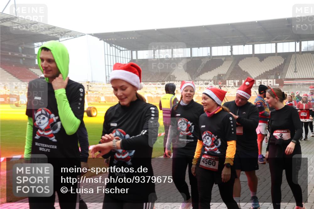 07.12.2025 - St. Pauli X-Mass-Run No. 15 Luisa Fischer http://msf.ph/oto/9379675 07.12.2025 10:07:25 Ziel 4560, 5, 4236, 150, 217, 366, 421, 562, 792, 867, 972, 975, 1007, 1103, 1505, 1572, 1735, 1736, 2129, 2983, 3189, 3330, 3333, 3414, 3945, 3970, 3971, 4354, 4459, 4735, 4738 meine-sportfotos.de