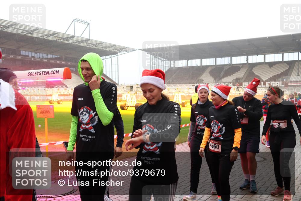 07.12.2025 - St. Pauli X-Mass-Run No. 15 Luisa Fischer http://msf.ph/oto/9379679 07.12.2025 10:07:25 Ziel 5, 4560, 5, 150, 217, 366, 421, 562, 792, 867, 972, 975, 1007, 1103, 1505, 1572, 1735, 1736, 2129, 2983, 3189, 3330, 3333, 3414, 3945, 3970, 3971, 4354, 4459, 4735, 4738 meine-sportfotos.de