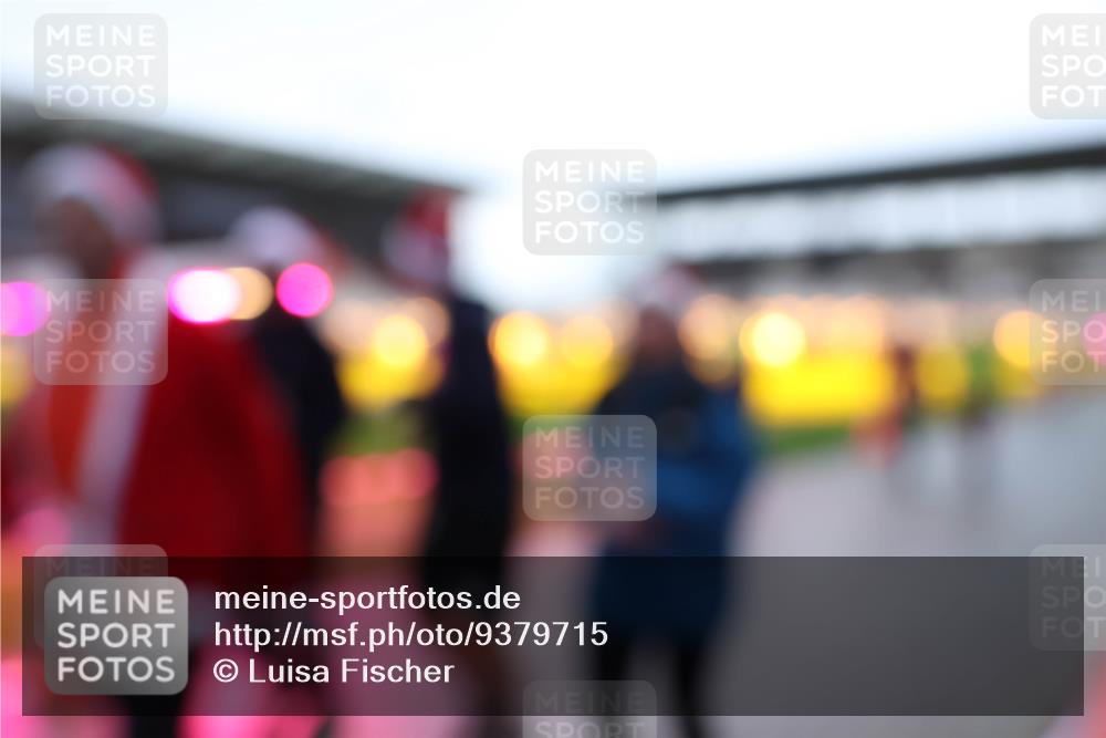 07.12.2025 - St. Pauli X-Mass-Run No. 15 Luisa Fischer http://msf.ph/oto/9379715 07.12.2025 10:36:00 Ziel 998, 1100, 1365, 1822, 2353, 2406, 2422, 2489, 2857, 2863, 3224, 3721, 4034, 4147, 4149, 4443, 4595, 4772, 4776, 4778, 4779 meine-sportfotos.de