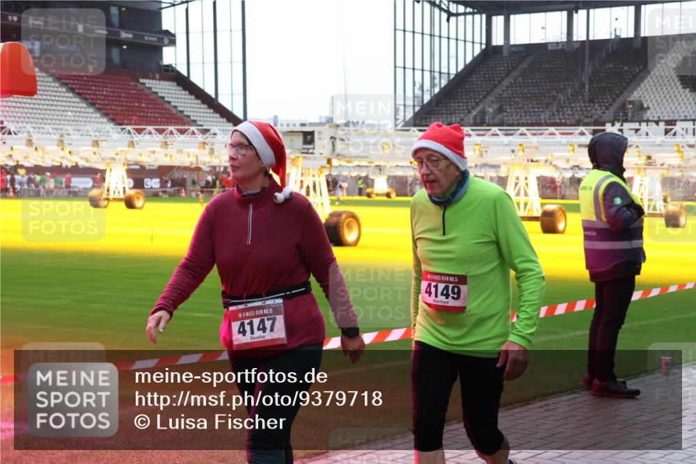 07.12.2025 - St. Pauli X-Mass-Run No. 15 Luisa Fischer http://msf.ph/oto/9379718 07.12.2025 10:36:04 Ziel 15, 4147, 15, 4149, 350, 998, 1100, 1365, 1822, 2353, 2406, 2422, 2489, 2857, 2863, 3224, 3476, 3721, 4034, 4147, 4149, 4595, 4772, 4776, 4778, 4779 meine-sportfotos.de