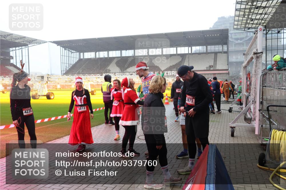 07.12.2025 - St. Pauli X-Mass-Run No. 15 Luisa Fischer http://msf.ph/oto/9379760 07.12.2025 10:07:35 Ziel 814, 4235, 3812, 366, 3971, 217, 256, 265, 272, 366, 421, 517, 657, 685, 716, 767, 792, 867, 972, 975, 1007, 1103, 1187, 1234, 1505, 1572, 1735, 1736, 2129, 2983, 3189, 3330, 3333, 3414, 3945, 4354, 4735, 4738 meine-sportfotos.de