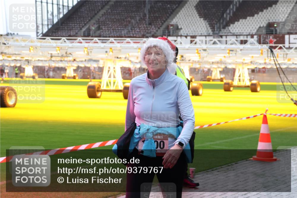 07.12.2025 - St. Pauli X-Mass-Run No. 15 Luisa Fischer http://msf.ph/oto/9379767 07.12.2025 10:36:15 Ziel 15, 00, 350, 998, 1100, 1365, 1822, 2489, 3476, 4034, 4595 meine-sportfotos.de