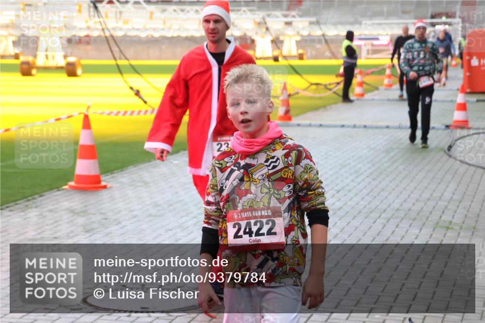 07.12.2025 - St. Pauli X-Mass-Run No. 15 Luisa Fischer http://msf.ph/oto/9379784 07.12.2025 10:36:18 Ziel 23, 15, 2422, 350, 998, 1100, 1365, 1822, 2489, 3476, 4034 meine-sportfotos.de