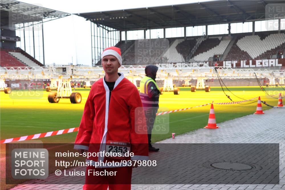 07.12.2025 - St. Pauli X-Mass-Run No. 15 Luisa Fischer http://msf.ph/oto/9379808 07.12.2025 10:36:22 Ziel 15, 2353, 350, 1822, 2489, 3476, 4034 meine-sportfotos.de