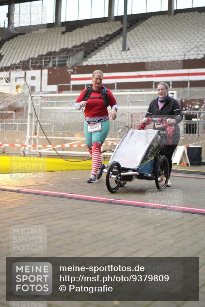 07.12.2025 - St. Pauli X-Mass-Run No. 15 Patografie http://msf.ph/oto/9379809 07.12.2025 10:14:51 Ziel 762, 1363, 1867, 1869, 1873, 2883, 2891, 3481, 4001, 4004 meine-sportfotos.de