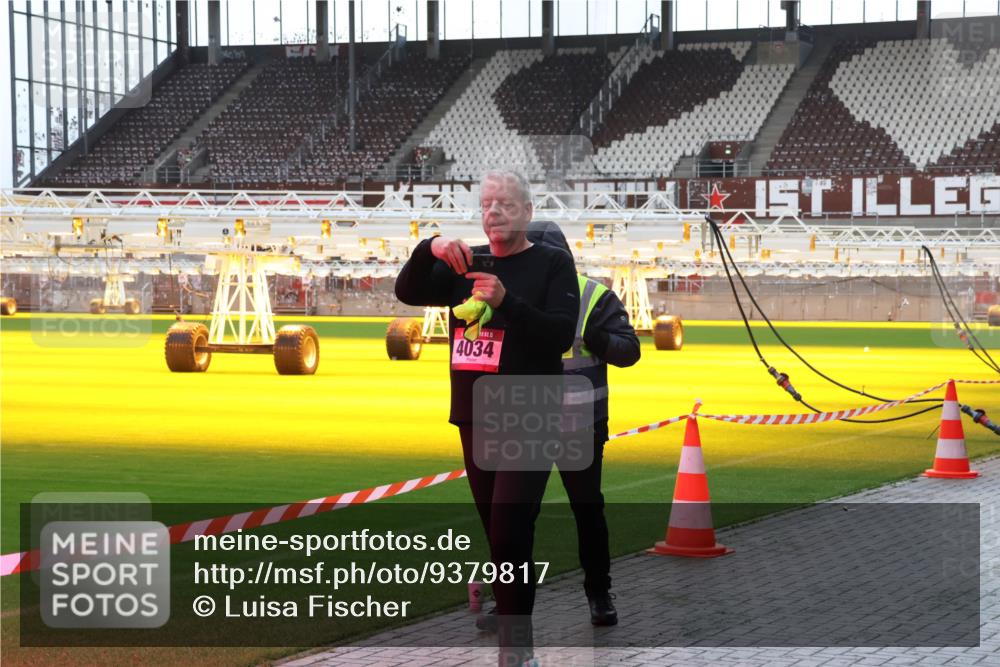 07.12.2025 - St. Pauli X-Mass-Run No. 15 Luisa Fischer http://msf.ph/oto/9379817 07.12.2025 10:36:36 Ziel 4034, 350, 2489, 2948, 3089, 3476, 4034 meine-sportfotos.de