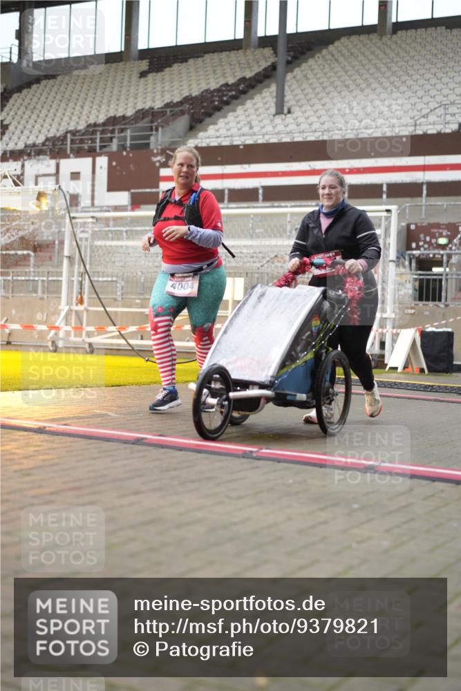 07.12.2025 - St. Pauli X-Mass-Run No. 15 Patografie http://msf.ph/oto/9379821 07.12.2025 10:14:51 Ziel 762, 1363, 1867, 1869, 1873, 2883, 2891, 3481, 4001, 4004 meine-sportfotos.de