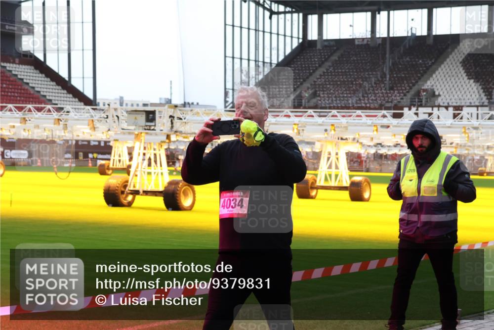 07.12.2025 - St. Pauli X-Mass-Run No. 15 Luisa Fischer http://msf.ph/oto/9379831 07.12.2025 10:36:38 Ziel 15, 4034, 6709, 350, 2489, 2948, 3089, 3476, 4034, 4200, 4591, 4599 meine-sportfotos.de