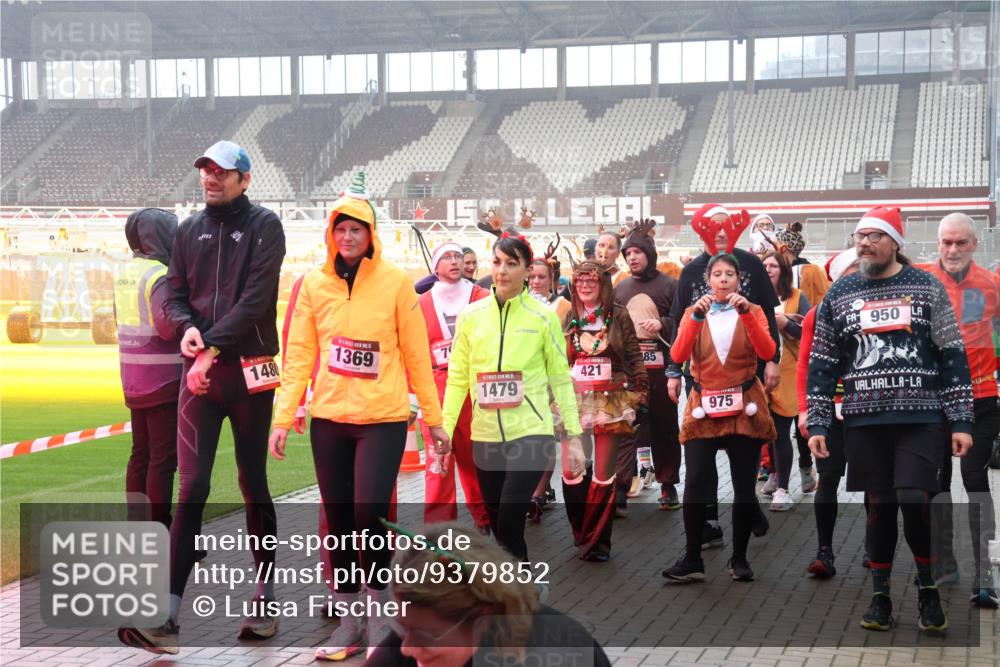 07.12.2025 - St. Pauli X-Mass-Run No. 15 Luisa Fischer http://msf.ph/oto/9379852 07.12.2025 10:08:00 Ziel 1369, 1480, 7, 15, 5, 1479, 421, 85, 950, 975, 256, 265, 272, 517, 657, 685, 716, 767, 1187, 1234, 1447, 1449, 1543, 1905, 2983, 3003, 3414 meine-sportfotos.de