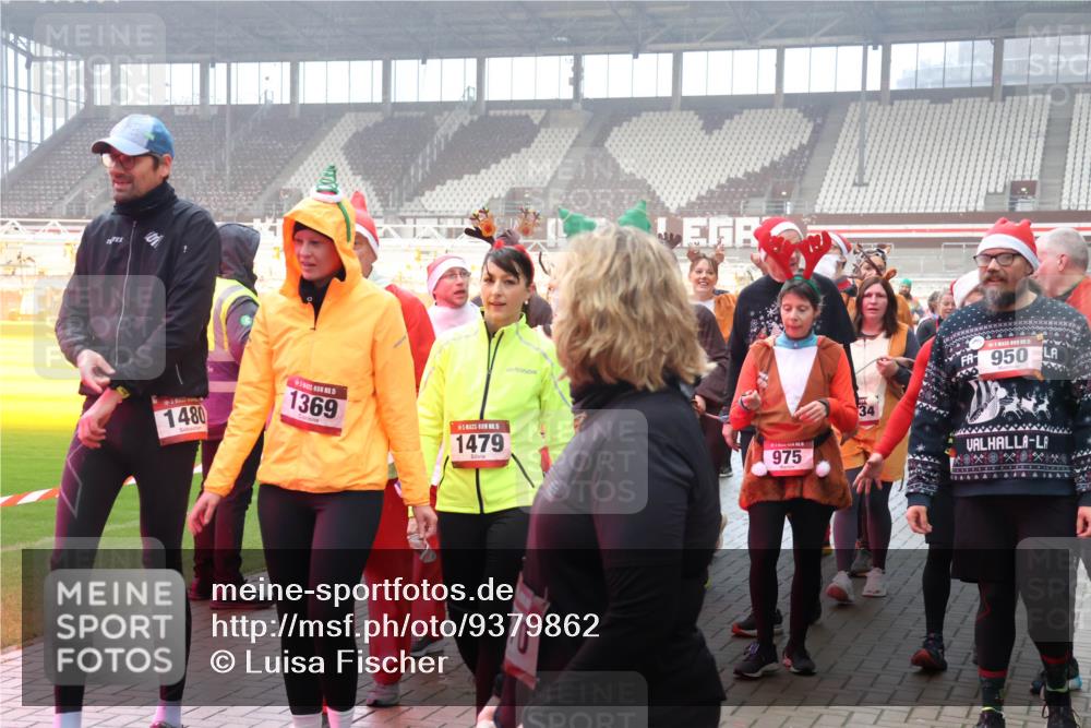 07.12.2025 - St. Pauli X-Mass-Run No. 15 Luisa Fischer http://msf.ph/oto/9379862 07.12.2025 10:08:02 Ziel 77, 1480, 5, 1369, 15, 1479, 70, 975, 950, 34, 256, 265, 272, 517, 657, 685, 716, 767, 1187, 1234, 1447, 1449, 1543, 1905, 2983, 3003, 3414 meine-sportfotos.de