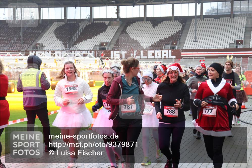 07.12.2025 - St. Pauli X-Mass-Run No. 15 Luisa Fischer http://msf.ph/oto/9379871 07.12.2025 11:11:54 Ziel 1568, 17, 787, 557, 5, 788, 15, 777, 801, 171, 182, 190, 411, 679, 689, 690, 697, 698, 777, 787, 788, 812, 815, 817, 832, 841, 909, 1145, 1146, 1147, 1186, 1309, 1321, 1518, 1519, 1557, 1565, 1568, 1589, 1619, 1707, 1711, 1714, 1767, 1770, 2258, 2742, 4801, 4805, 4806, 4810, 4813, 5005, 5006 meine-sportfotos.de