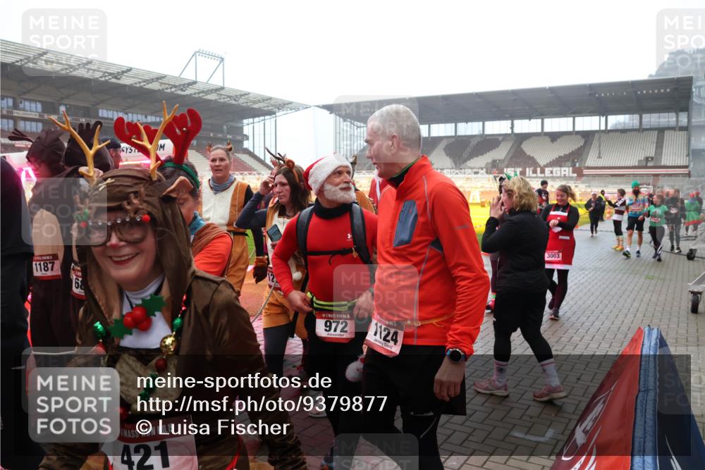 07.12.2025 - St. Pauli X-Mass-Run No. 15 Luisa Fischer http://msf.ph/oto/9379877 07.12.2025 10:08:10 Ziel 1187, 15, 421, 15, 972, 1124, 3003, 256, 265, 272, 517, 657, 685, 716, 767, 1187, 1234, 1447, 1449, 1543, 1905, 3003, 3627, 3628, 4231, 4623, 4624, 4626, 4734, 4737, 4740 meine-sportfotos.de