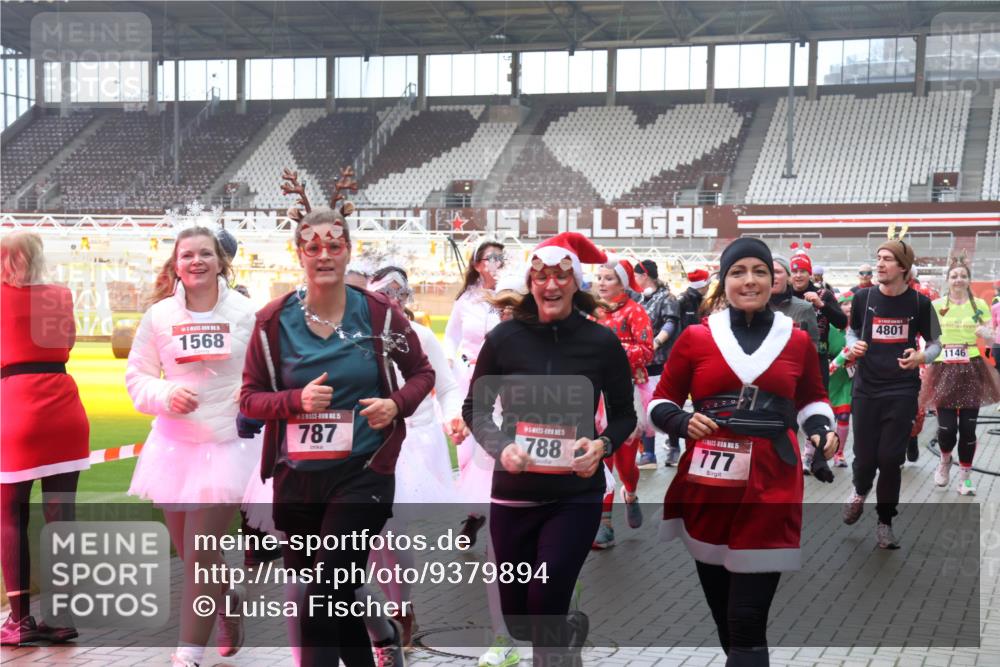 07.12.2025 - St. Pauli X-Mass-Run No. 15 Luisa Fischer http://msf.ph/oto/9379894 07.12.2025 11:11:54 Ziel 5, 1568, 1, 15, 787, 788, 5, 777, 4801, 1146, 171, 182, 190, 411, 679, 689, 690, 697, 698, 777, 787, 788, 812, 815, 817, 832, 841, 909, 1145, 1146, 1147, 1186, 1309, 1321, 1518, 1519, 1557, 1565, 1568, 1589, 1619, 1707, 1711, 1714, 1767, 1770, 2258, 2742, 4801, 4805, 4806, 4810, 4813, 5005, 5006 meine-sportfotos.de