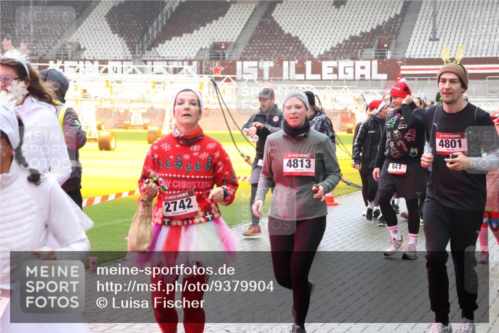 07.12.2025 - St. Pauli X-Mass-Run No. 15 Luisa Fischer http://msf.ph/oto/9379904 07.12.2025 11:11:56 Ziel 15, 2742, 15, 4813, 841, 15, 4801, 171, 182, 190, 411, 679, 689, 690, 697, 698, 777, 787, 788, 812, 815, 817, 832, 841, 909, 1145, 1146, 1147, 1186, 1309, 1321, 1518, 1519, 1557, 1565, 1568, 1589, 1619, 1707, 1711, 1714, 1767, 1770, 2258, 2742, 4801, 4805, 4806, 4810, 4813, 5005, 5006 meine-sportfotos.de