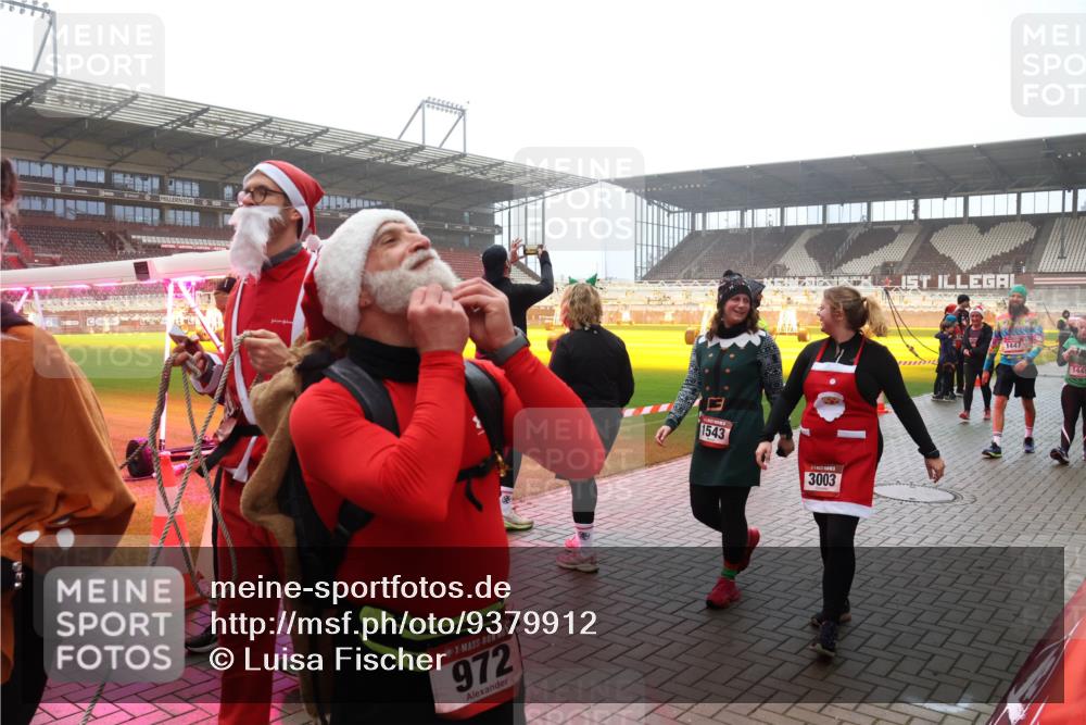 07.12.2025 - St. Pauli X-Mass-Run No. 15 Luisa Fischer http://msf.ph/oto/9379912 07.12.2025 10:08:13 Ziel 972, 1543, 3003, 1447, 1449, 256, 265, 272, 517, 657, 685, 716, 767, 1187, 1234, 1447, 1449, 1543, 1905, 3003, 3627, 3628, 4231, 4623, 4624, 4626, 4734, 4737, 4740 meine-sportfotos.de