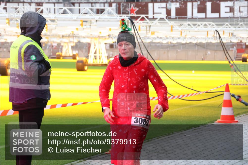 07.12.2025 - St. Pauli X-Mass-Run No. 15 Luisa Fischer http://msf.ph/oto/9379913 07.12.2025 10:36:56 Ziel 3089, 37, 511, 521, 665, 717, 833, 2615, 2948, 3056, 3089, 3382, 4200, 4591, 4597, 4599, 4690, 4691, 4693 meine-sportfotos.de