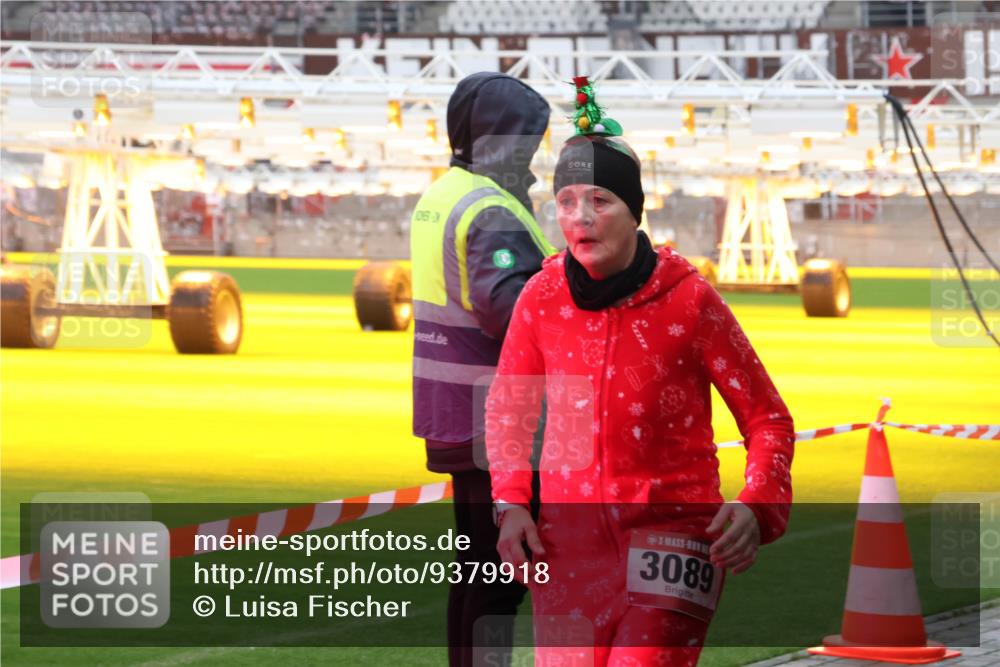 07.12.2025 - St. Pauli X-Mass-Run No. 15 Luisa Fischer http://msf.ph/oto/9379918 07.12.2025 10:36:57 Ziel 1990, 3089, 37, 511, 521, 665, 717, 833, 2615, 2948, 3056, 3089, 3382, 4200, 4591, 4597, 4599, 4690, 4691, 4693 meine-sportfotos.de