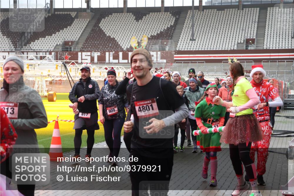 07.12.2025 - St. Pauli X-Mass-Run No. 15 Luisa Fischer http://msf.ph/oto/9379921 07.12.2025 11:11:57 Ziel 13, 817, 909, 4801, 258, 171, 182, 190, 411, 679, 689, 690, 697, 698, 777, 787, 788, 812, 815, 817, 832, 841, 909, 1145, 1146, 1147, 1186, 1309, 1321, 1518, 1519, 1557, 1565, 1568, 1589, 1619, 1707, 1711, 1714, 1767, 1770, 2258, 2742, 4801, 4805, 4806, 4810, 4813, 5005, 5006 meine-sportfotos.de