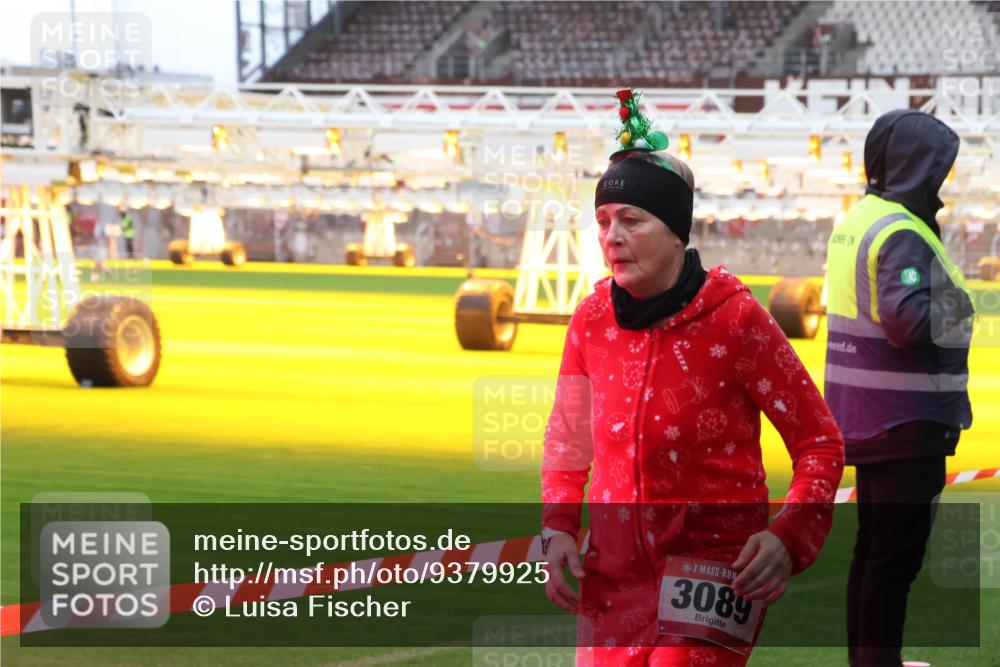 07.12.2025 - St. Pauli X-Mass-Run No. 15 Luisa Fischer http://msf.ph/oto/9379925 07.12.2025 10:36:57 Ziel 3089, 37, 511, 521, 665, 717, 833, 2615, 2948, 3056, 3089, 3382, 4200, 4591, 4597, 4599, 4690, 4691, 4693 meine-sportfotos.de