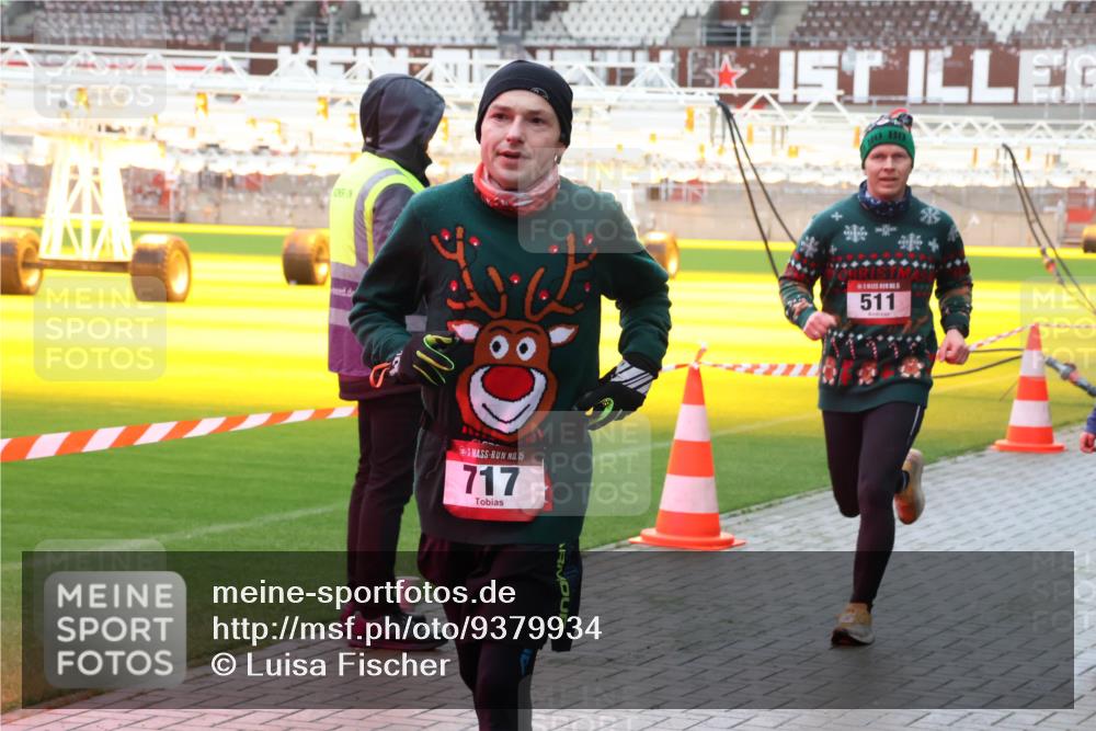 07.12.2025 - St. Pauli X-Mass-Run No. 15 Luisa Fischer http://msf.ph/oto/9379934 07.12.2025 10:37:00 Ziel 06, 15, 717, 511, 37, 511, 521, 665, 717, 833, 2615, 2948, 3056, 3089, 3263, 3382, 4200, 4591, 4597, 4599, 4690, 4691, 4693 meine-sportfotos.de