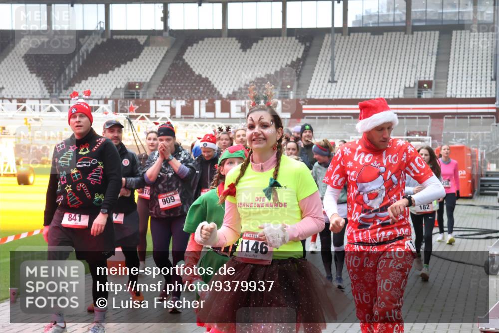 07.12.2025 - St. Pauli X-Mass-Run No. 15 Luisa Fischer http://msf.ph/oto/9379937 07.12.2025 11:11:59 Ziel 841, 909, 1146, 182, 258, 171, 182, 190, 411, 679, 689, 690, 694, 697, 698, 777, 787, 788, 812, 815, 817, 832, 841, 909, 1145, 1146, 1147, 1186, 1309, 1321, 1518, 1519, 1557, 1565, 1568, 1589, 1619, 1707, 1711, 1714, 1767, 1770, 2258, 2742, 4801, 4805, 4806, 4810, 4813, 5005, 5006 meine-sportfotos.de