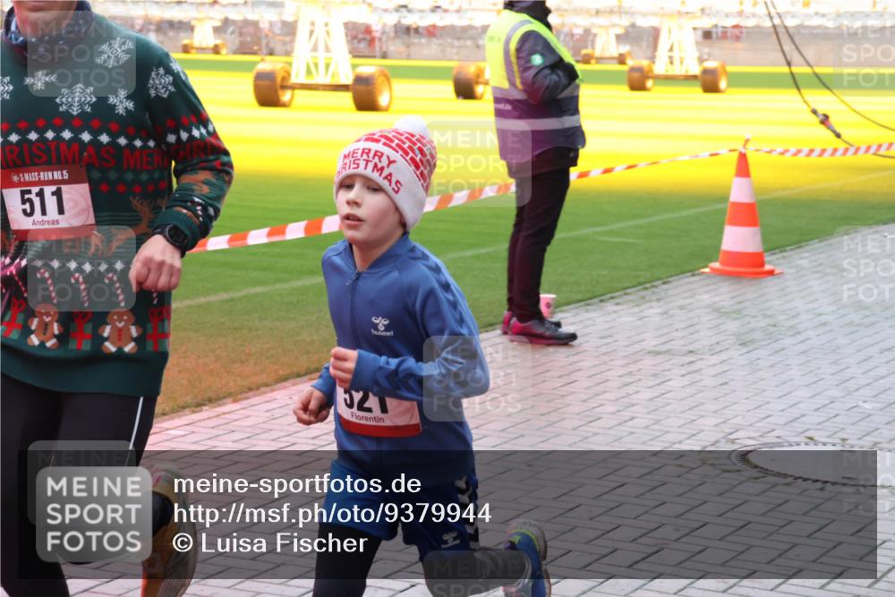 07.12.2025 - St. Pauli X-Mass-Run No. 15 Luisa Fischer http://msf.ph/oto/9379944 07.12.2025 10:37:02 Ziel 15, 511, 921, 37, 511, 521, 665, 717, 833, 2615, 2948, 3056, 3089, 3263, 3382, 4200, 4591, 4597, 4599, 4690, 4691, 4693 meine-sportfotos.de