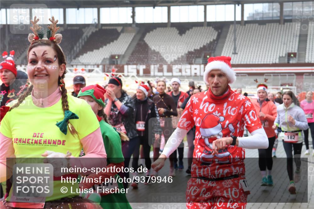 07.12.2025 - St. Pauli X-Mass-Run No. 15 Luisa Fischer http://msf.ph/oto/9379946 07.12.2025 11:12:00 Ziel 09, 832, 15, 146, 147, 182, 171, 182, 190, 411, 679, 689, 690, 694, 697, 698, 777, 787, 788, 812, 815, 817, 832, 841, 909, 1145, 1146, 1147, 1186, 1309, 1321, 1518, 1519, 1557, 1565, 1568, 1589, 1619, 1707, 1711, 1714, 1767, 1770, 2258, 2742, 4801, 4805, 4806, 4810, 4813, 5005, 5006 meine-sportfotos.de
