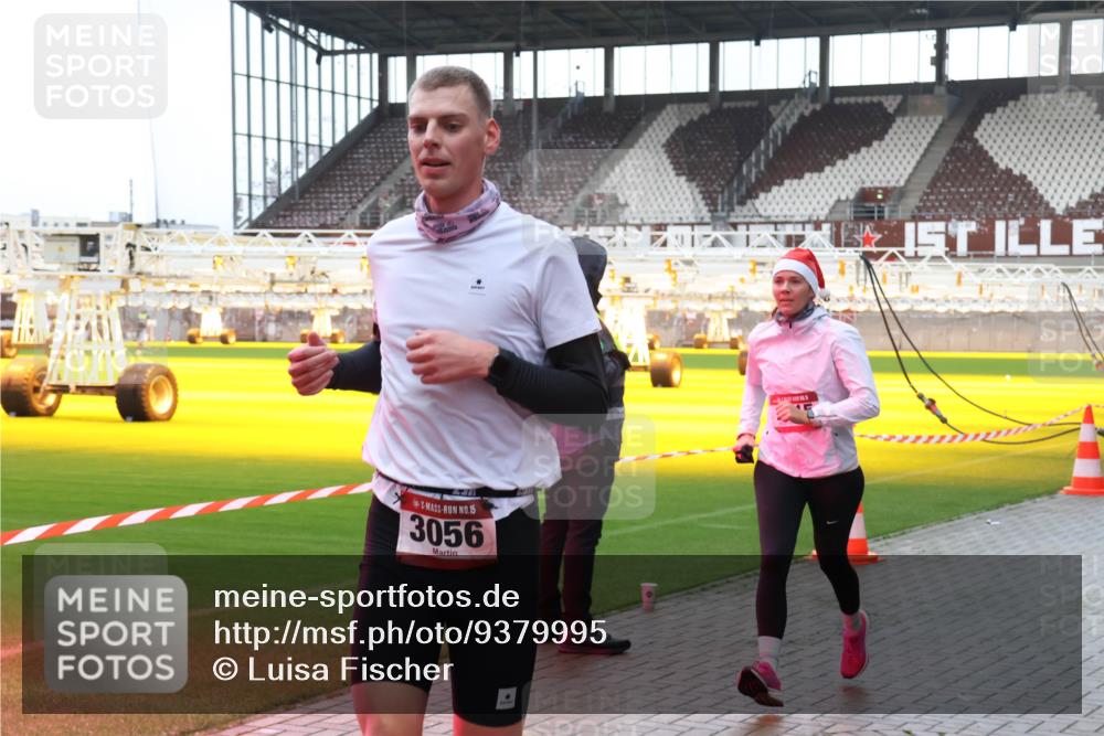 07.12.2025 - St. Pauli X-Mass-Run No. 15 Luisa Fischer http://msf.ph/oto/9379995 07.12.2025 10:37:12 Ziel 15, 3056, 37, 503, 511, 521, 665, 717, 833, 2349, 2351, 2615, 2948, 3056, 3089, 3090, 3263, 3382, 4200, 4591, 4597, 4599, 4690, 4691, 4693 meine-sportfotos.de