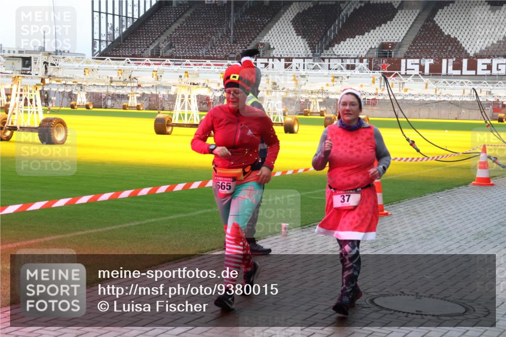 07.12.2025 - St. Pauli X-Mass-Run No. 15 Luisa Fischer http://msf.ph/oto/9380015 07.12.2025 10:37:24 Ziel 665, 37, 37, 503, 511, 521, 665, 717, 833, 2349, 2351, 2615, 3056, 3090, 3263, 3382, 4200, 4591, 4597, 4599, 4690, 4691, 4693, 4761 meine-sportfotos.de