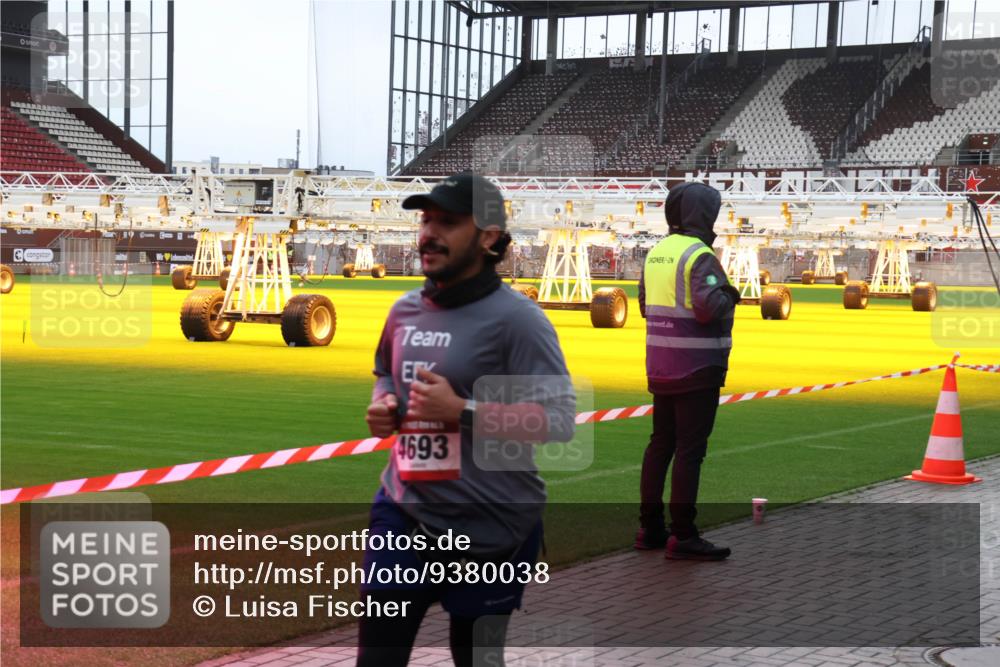 07.12.2025 - St. Pauli X-Mass-Run No. 15 Luisa Fischer http://msf.ph/oto/9380038 07.12.2025 10:37:28 Ziel 4693, 37, 503, 511, 521, 665, 717, 833, 2349, 2351, 2615, 3056, 3090, 3263, 3382, 4597, 4690, 4691, 4693, 4761 meine-sportfotos.de