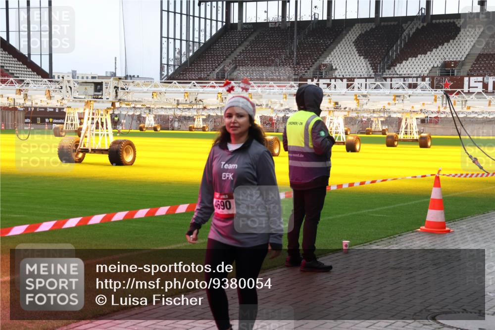 07.12.2025 - St. Pauli X-Mass-Run No. 15 Luisa Fischer http://msf.ph/oto/9380054 07.12.2025 10:37:31 Ziel 4690, 37, 503, 511, 521, 665, 717, 833, 2349, 2351, 2615, 3056, 3090, 3214, 3263, 4597, 4690, 4691, 4693, 4761 meine-sportfotos.de