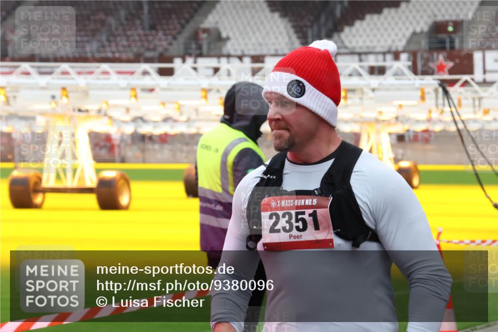 07.12.2025 - St. Pauli X-Mass-Run No. 15 Luisa Fischer http://msf.ph/oto/9380096 07.12.2025 10:38:01 Ziel 15, 2351, 3069, 3214, 4761, 4872 meine-sportfotos.de