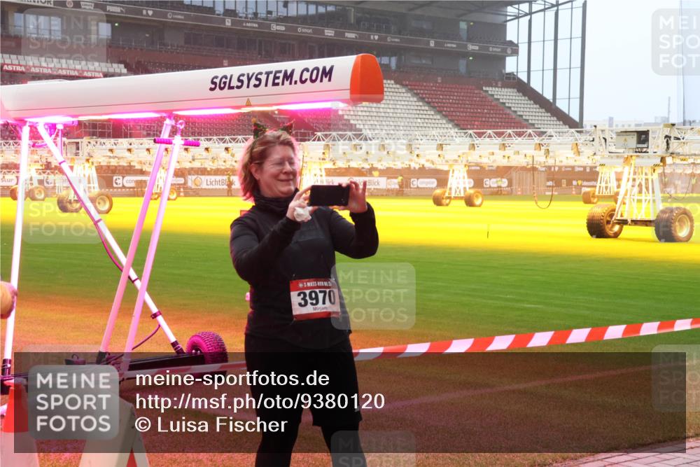07.12.2025 - St. Pauli X-Mass-Run No. 15 Luisa Fischer http://msf.ph/oto/9380120 07.12.2025 10:08:28 Ziel 15, 3970, 1447, 1449, 1905, 2691, 2692, 2746, 3627, 3628, 4231, 4623, 4624, 4626, 4734, 4737, 4740 meine-sportfotos.de