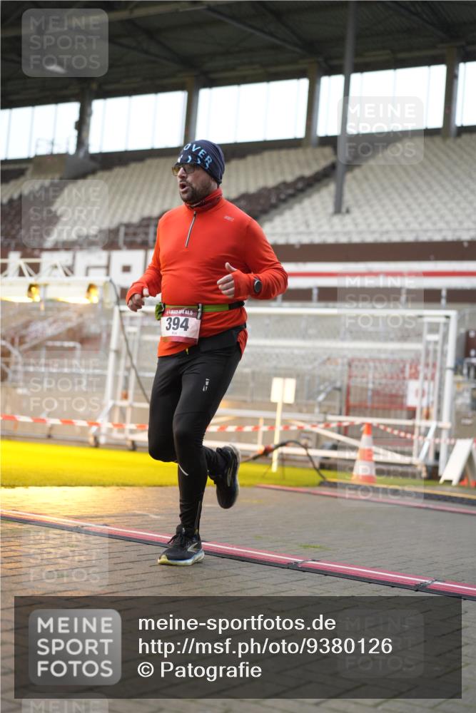 07.12.2025 - St. Pauli X-Mass-Run No. 15 Patografie http://msf.ph/oto/9380126 07.12.2025 10:16:08 Ziel 394, 1328, 2743 meine-sportfotos.de