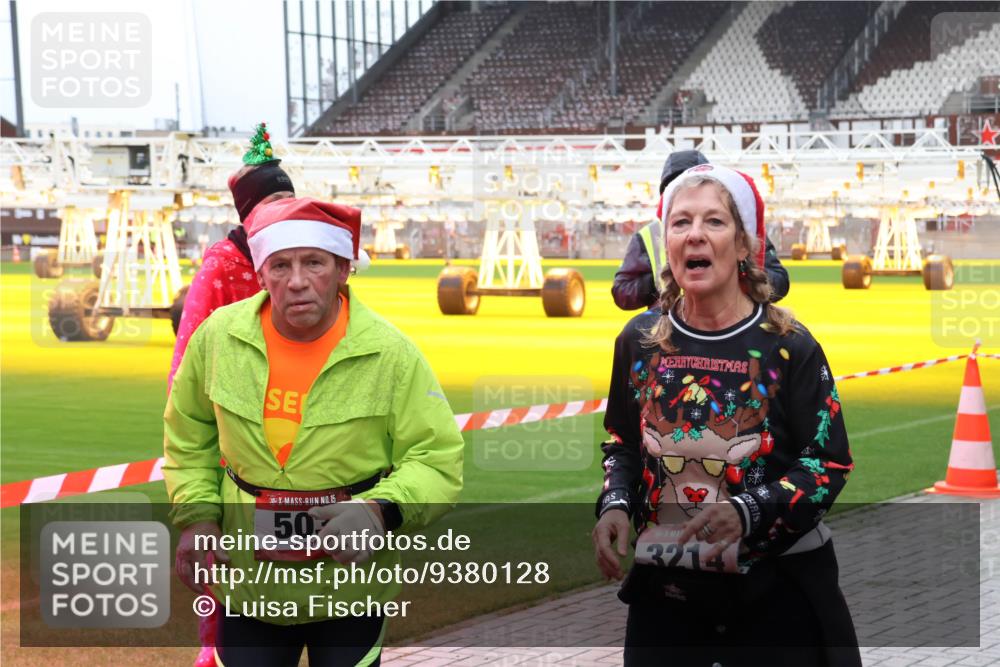 07.12.2025 - St. Pauli X-Mass-Run No. 15 Luisa Fischer http://msf.ph/oto/9380128 07.12.2025 10:38:06 Ziel 15, 50, 321, 2899, 3069, 3214, 4872 meine-sportfotos.de