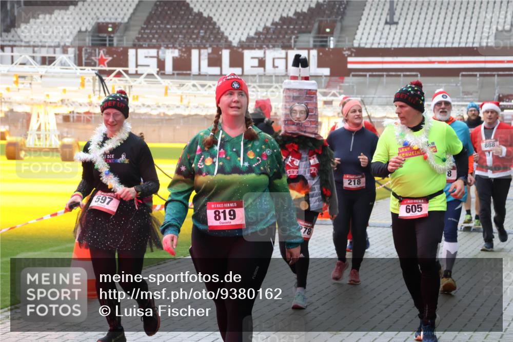 07.12.2025 - St. Pauli X-Mass-Run No. 15 Luisa Fischer http://msf.ph/oto/9380162 07.12.2025 11:12:50 Ziel 218, 597, 15, 819, 278, 888, 15, 605, 46, 76, 79, 218, 388, 408, 416, 437, 489, 597, 605, 663, 671, 682, 695, 718, 819, 836, 839, 888, 1142, 1246, 1261, 1278, 1420, 1422, 1423, 1609, 1610, 2858 meine-sportfotos.de