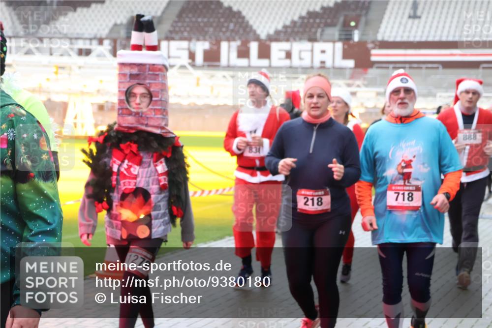 07.12.2025 - St. Pauli X-Mass-Run No. 15 Luisa Fischer http://msf.ph/oto/9380180 07.12.2025 11:12:53 Ziel 1278, 831, 718, 218, 888, 46, 76, 79, 218, 388, 416, 489, 494, 597, 605, 663, 671, 682, 695, 718, 819, 836, 839, 888, 1142, 1246, 1261, 1278, 1420, 1422, 1423, 1609, 1610, 2858, 4794, 4802, 4804 meine-sportfotos.de