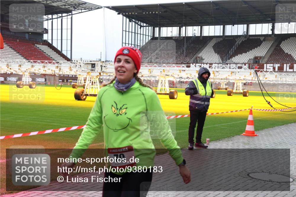 07.12.2025 - St. Pauli X-Mass-Run No. 15 Luisa Fischer http://msf.ph/oto/9380183 07.12.2025 10:38:27 Ziel 70, 70, 1794, 2899, 3069, 4872 meine-sportfotos.de