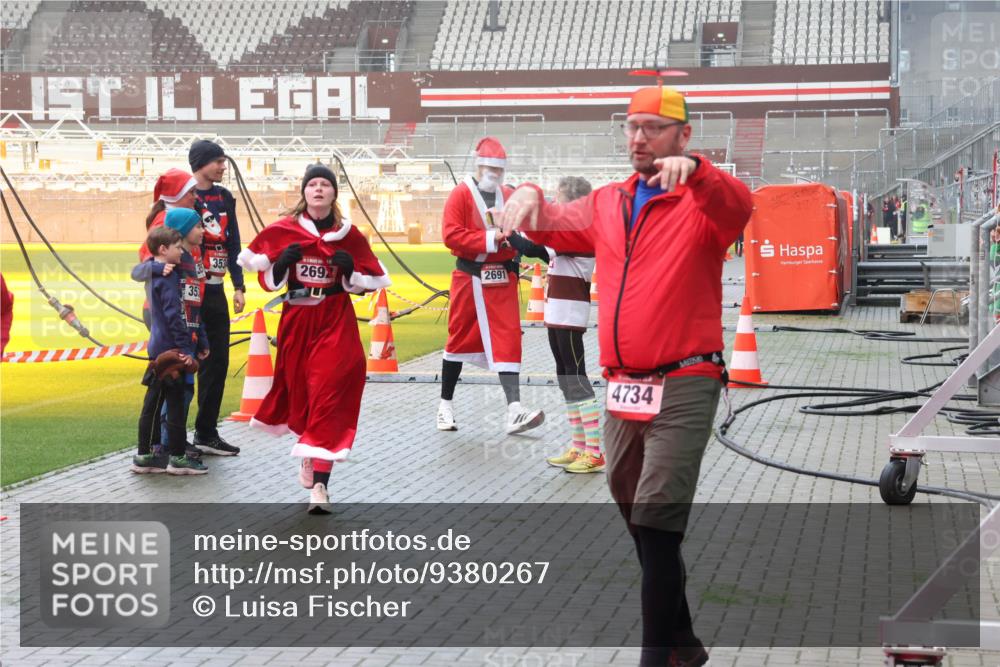 07.12.2025 - St. Pauli X-Mass-Run No. 15 Luisa Fischer http://msf.ph/oto/9380267 07.12.2025 10:08:36 Ziel 35, 353, 2692, 2691, 4734, 140250, 1905, 2650, 2691, 2692, 2746, 3627, 3628, 4231, 4623, 4624, 4626, 4734, 4737, 4740 meine-sportfotos.de