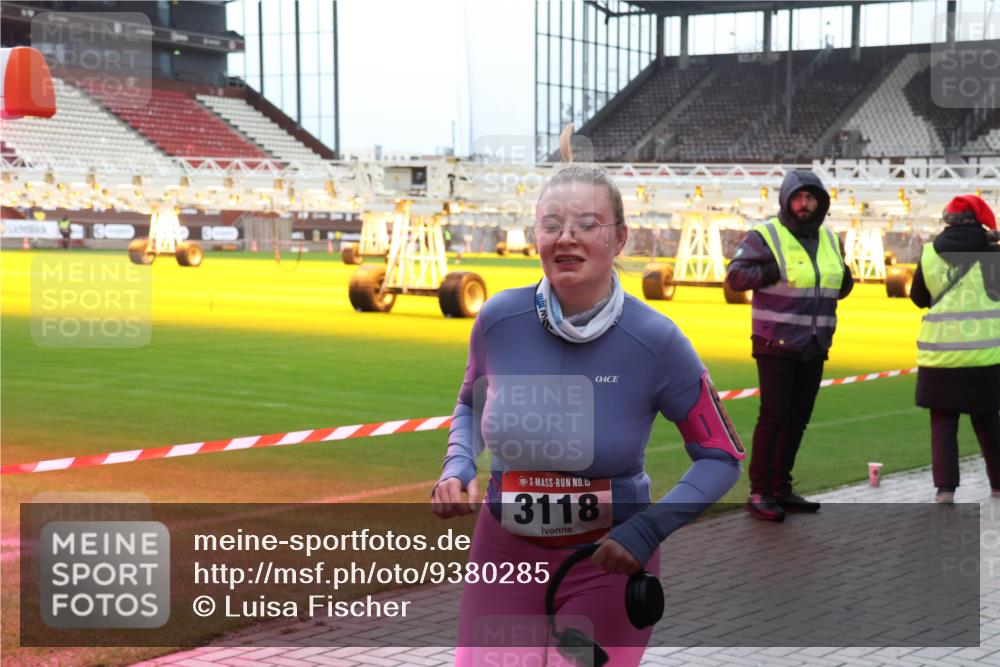 07.12.2025 - St. Pauli X-Mass-Run No. 15 Luisa Fischer http://msf.ph/oto/9380285 07.12.2025 10:39:52 Ziel 15, 3118, 981, 1417, 1796, 1889, 2354, 2420, 2588, 2827, 2828, 3118, 3240, 3242, 4207, 4211 meine-sportfotos.de
