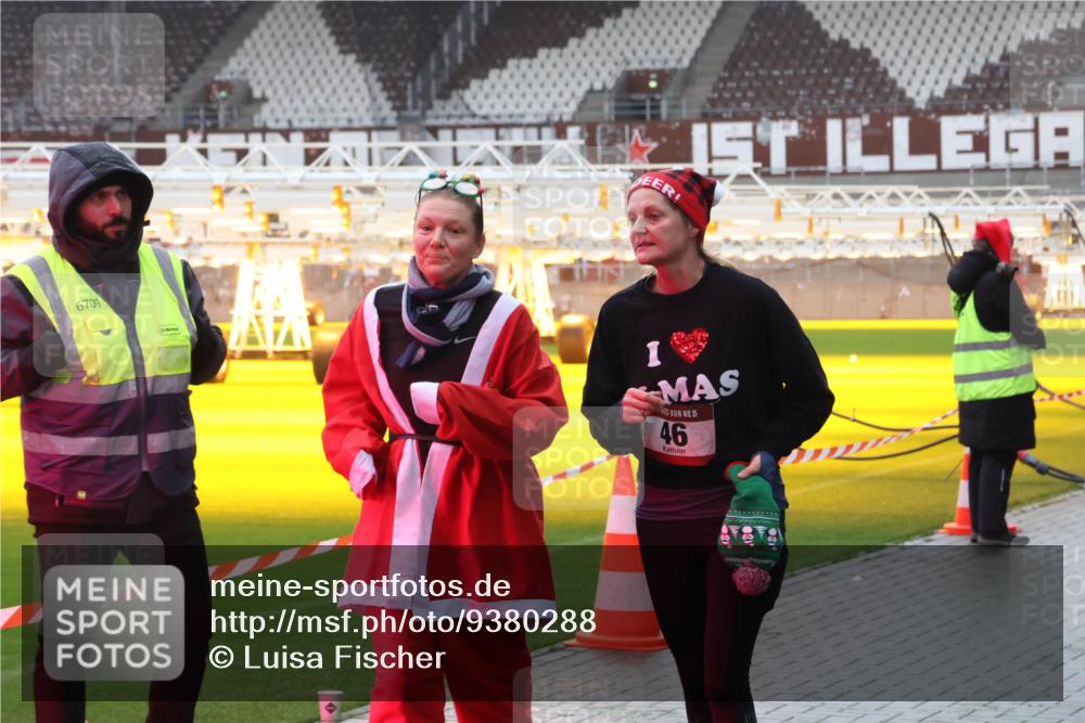 07.12.2025 - St. Pauli X-Mass-Run No. 15 Luisa Fischer http://msf.ph/oto/9380288 07.12.2025 11:13:02 Ziel 6709, 46, 15, 46, 76, 79, 218, 489, 494, 597, 605, 663, 671, 681, 682, 718, 836, 839, 888, 919, 1142, 1261, 1420, 1422, 1423, 1609, 1610, 2858, 3167, 4794, 4795, 4796, 4802, 4804 meine-sportfotos.de