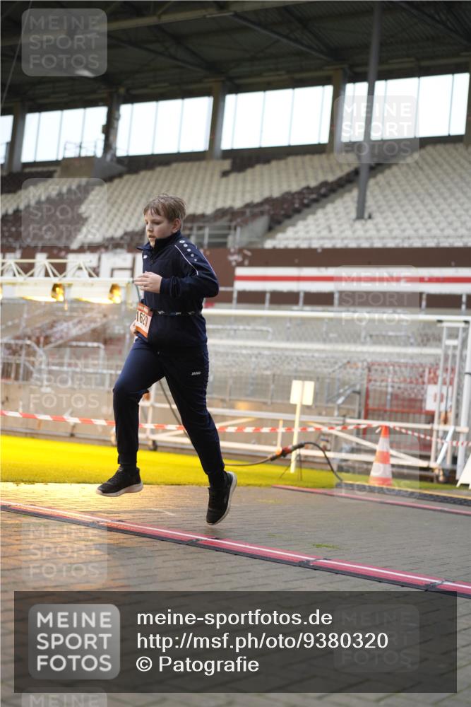 07.12.2025 - St. Pauli X-Mass-Run No. 15 Patografie http://msf.ph/oto/9380320 07.12.2025 10:16:49 Ziel 1620, 1989, 1997, 2694, 3633, 4356, 4359, 4769 meine-sportfotos.de