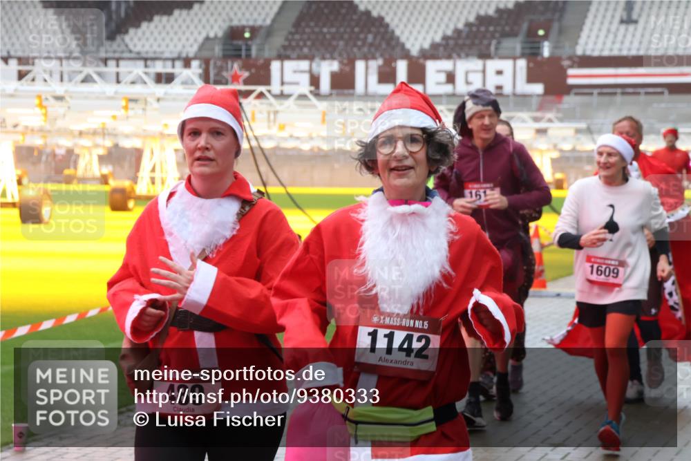 07.12.2025 - St. Pauli X-Mass-Run No. 15 Luisa Fischer http://msf.ph/oto/9380333 07.12.2025 11:13:09 Ziel 15, 489, 15, 1142, 161, 1609, 46, 218, 489, 494, 597, 605, 663, 671, 681, 682, 683, 684, 718, 836, 839, 888, 919, 1142, 1175, 1178, 1261, 1420, 1422, 1423, 1609, 1610, 1703, 2858, 3167, 4794, 4795, 4796, 4802, 4804 meine-sportfotos.de