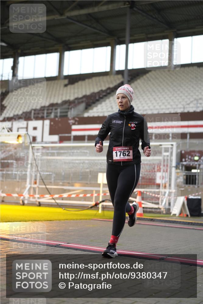 07.12.2025 - St. Pauli X-Mass-Run No. 15 Patografie http://msf.ph/oto/9380347 07.12.2025 10:16:56 Ziel 1620, 1762, 1989, 1997, 2694, 3229, 3633, 3987, 4356, 4359, 4769 meine-sportfotos.de