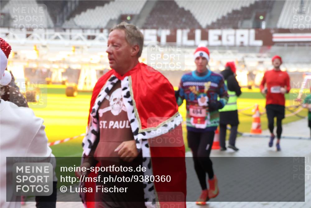 07.12.2025 - St. Pauli X-Mass-Run No. 15 Luisa Fischer http://msf.ph/oto/9380360 07.12.2025 11:13:13 Ziel 404, 46, 218, 489, 494, 663, 671, 681, 682, 683, 684, 718, 839, 888, 919, 1142, 1175, 1178, 1261, 1420, 1422, 1423, 1609, 1610, 1703, 2858, 3167, 4794, 4795, 4796, 4802, 4804 meine-sportfotos.de